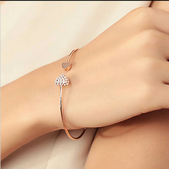 Womens Crystal Lovre Heart Open Braclet Bangle - Picture 5 of 5